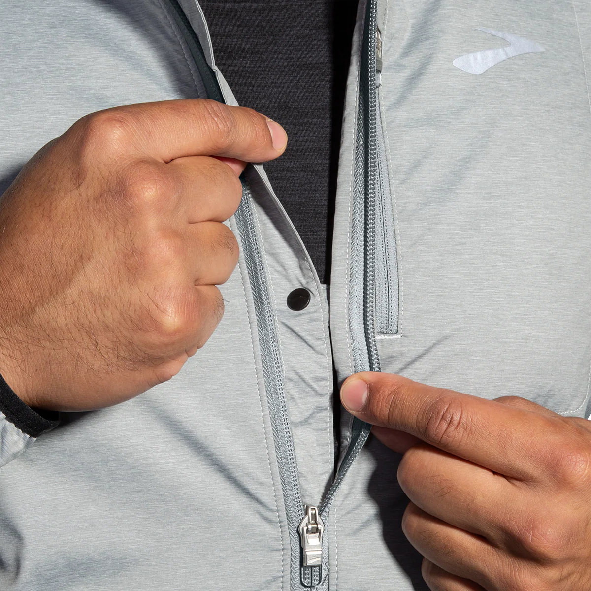 Brooks Fusion Hybrid Jacket 2.0 - Image 7