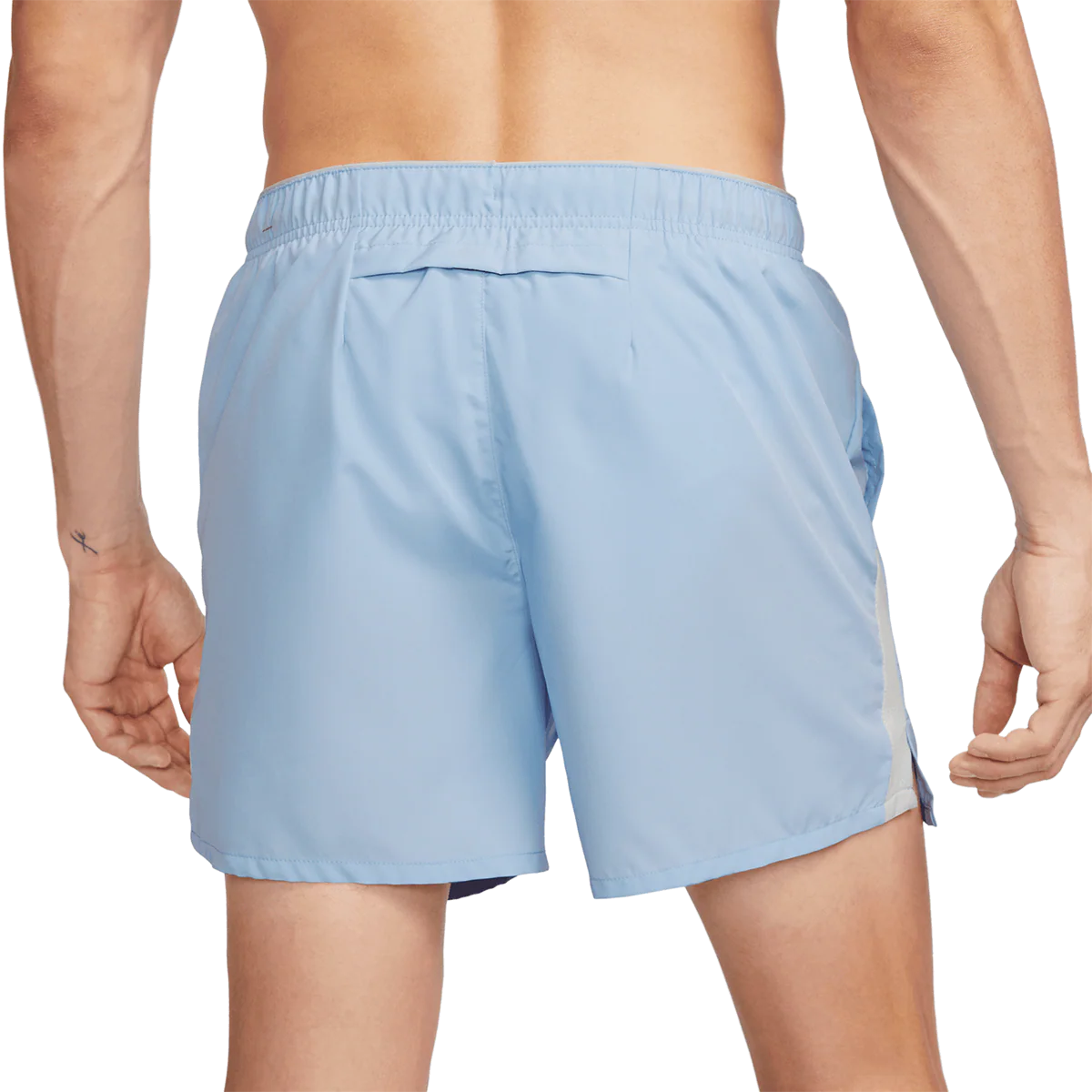 Nike Dri-FIT Challenger Short 7BF - Image 17