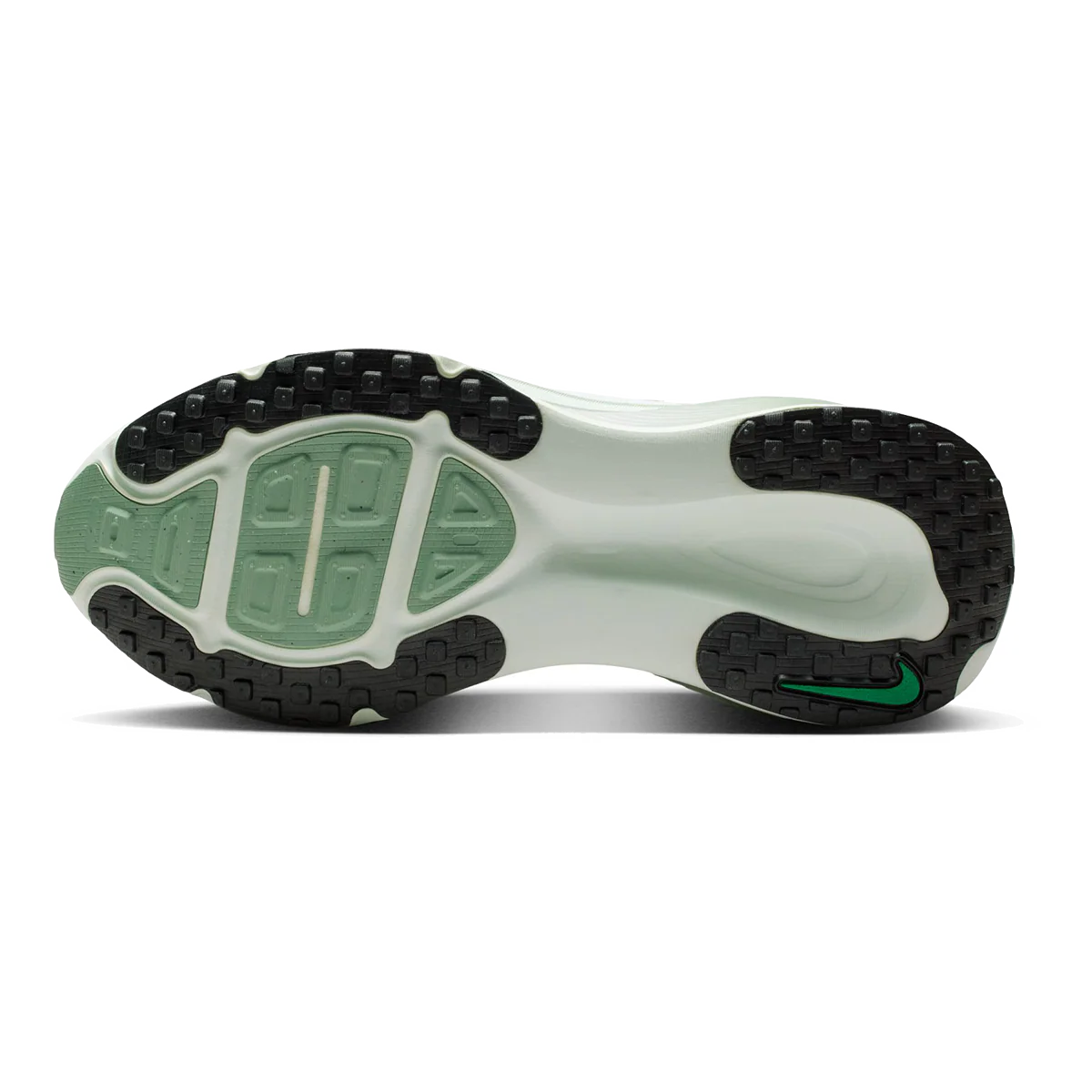 Nike Vomero 18 - Image 102