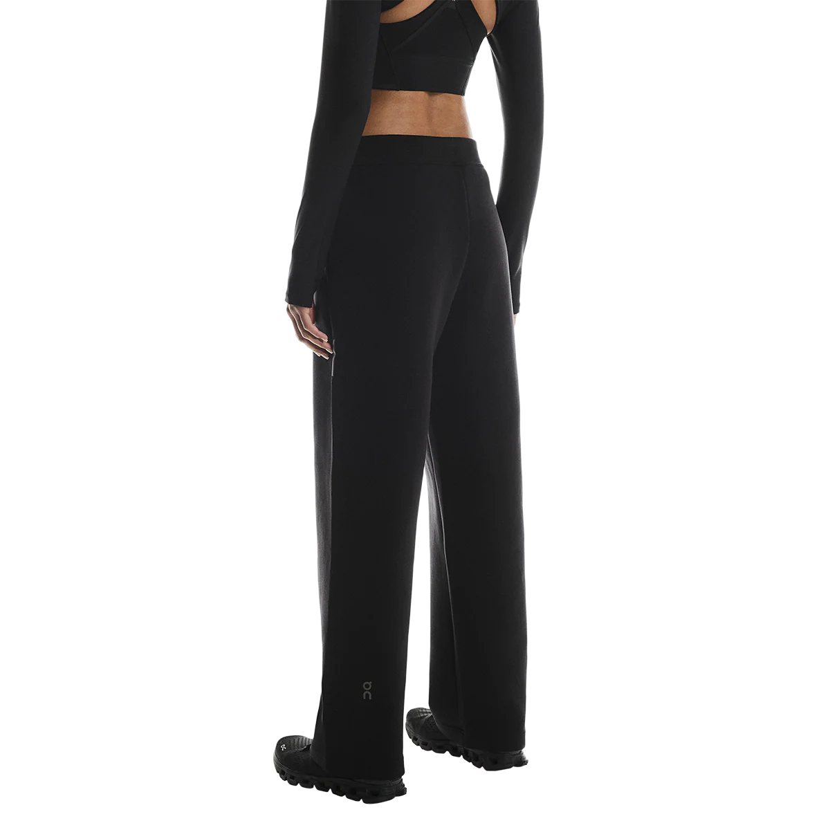 ON Focus Tech Sweatpants - Image 3