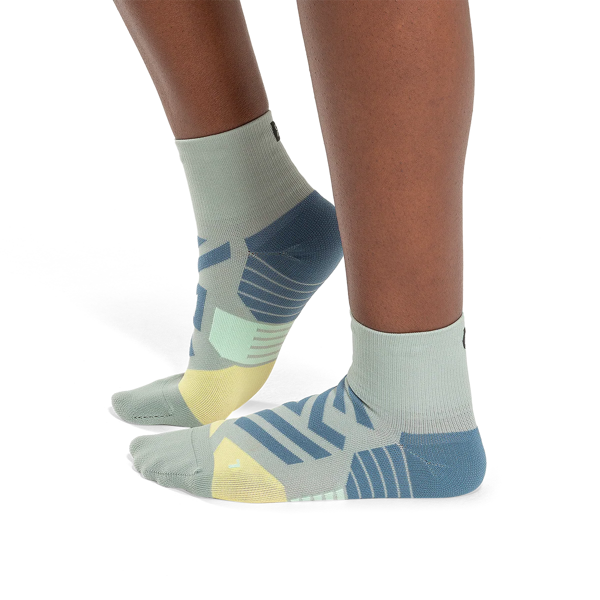 On Performance Mid Sock - Image 19